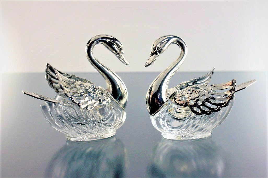 http://pacificgiftcenter.com/cdn/shop/collections/swan_1200x1200.jpg?v=1586907904